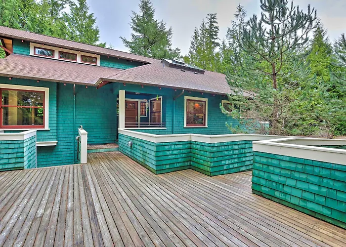 Lopez Island Hideaway W/ Coastal Views + Deck!